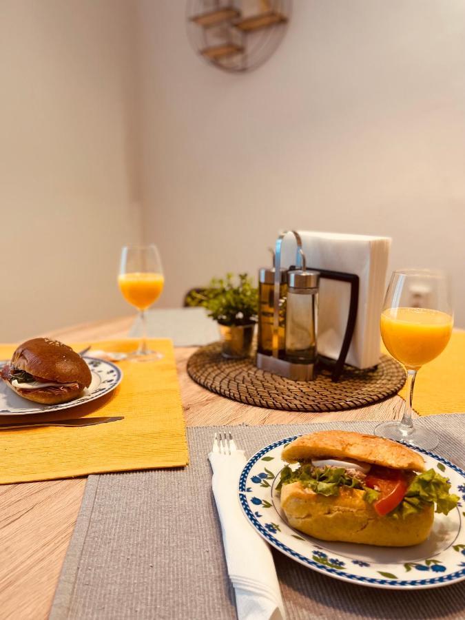 Local Heart At Main Square And Zrinjevac Park! Apartment ซาเกร็บ ภายนอก รูปภาพ