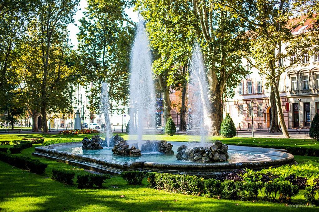 Local Heart At Main Square And Zrinjevac Park! Apartment ซาเกร็บ ภายนอก รูปภาพ